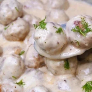 Pulpety w sosie chrzanowo – śmietanowym