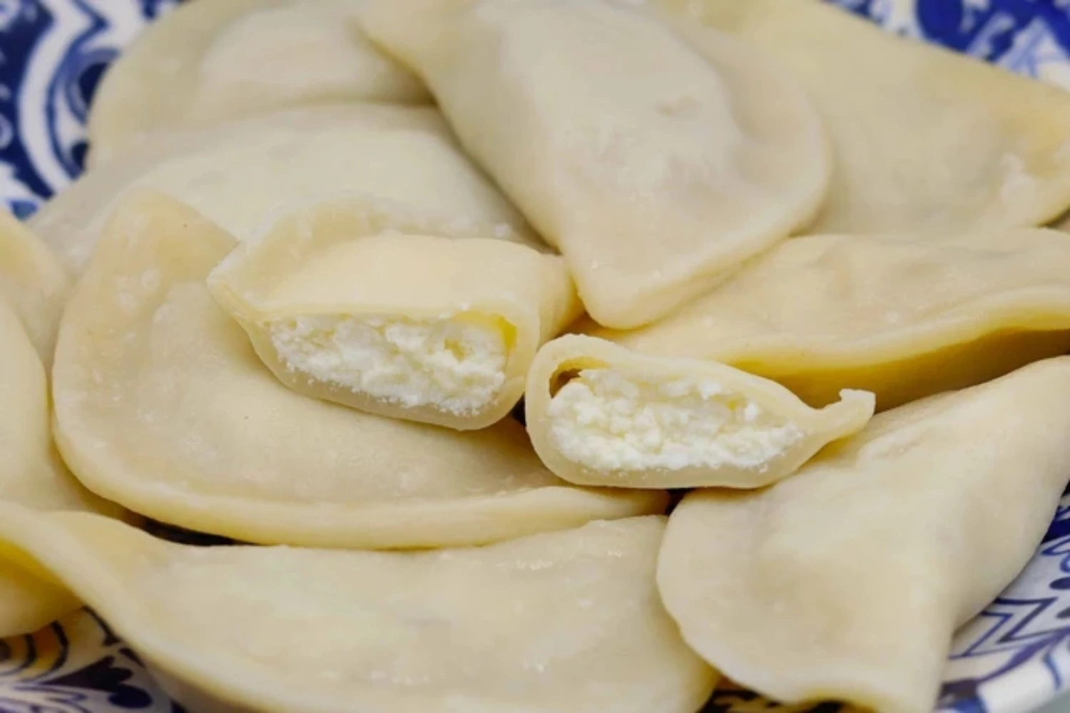 Słodkie pierogi z serem