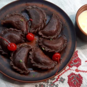 Pierogi czekoladowe z wiśnią