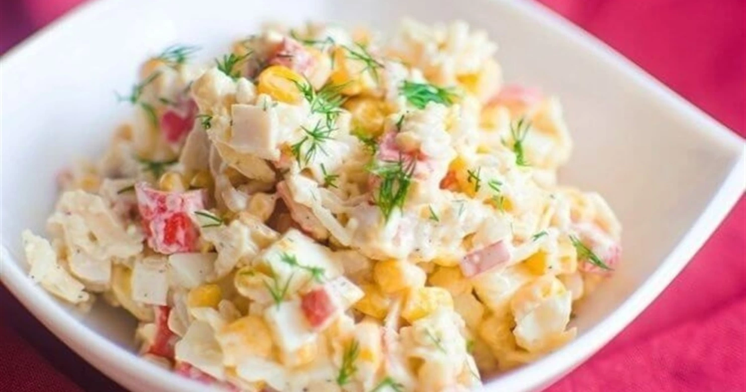 Sałatka krabowa – z paluszkami krabowymi surimi