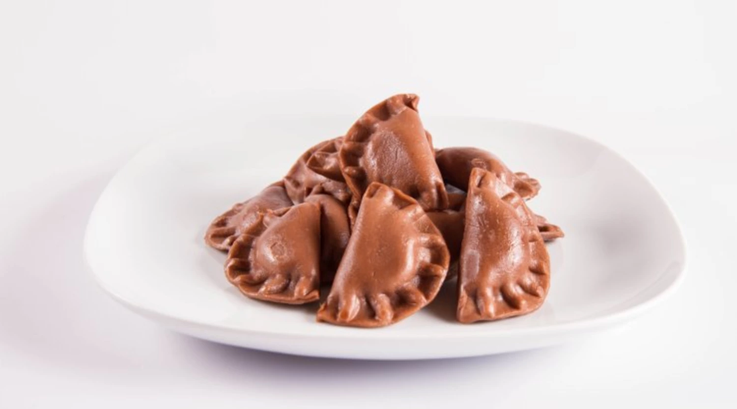 Pierogi czekoladowe z borówkami