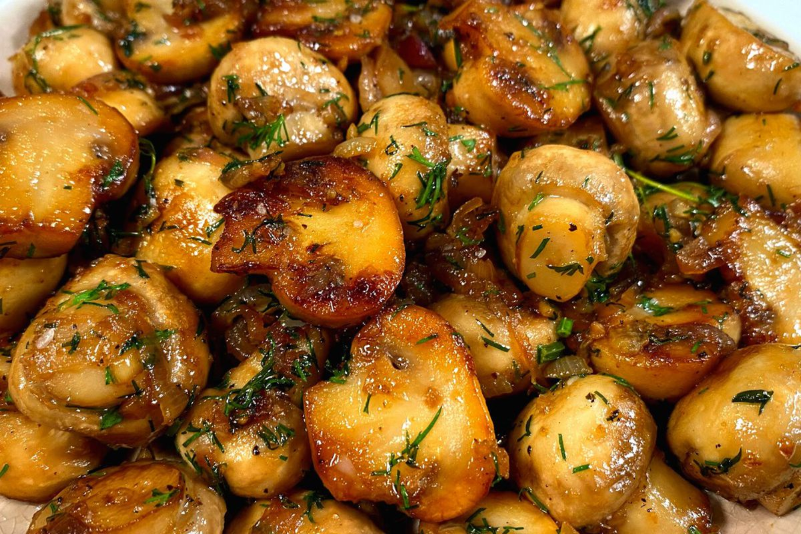 Pieczarki smażone z czosnkiem – VIVILIV – Gdańsk